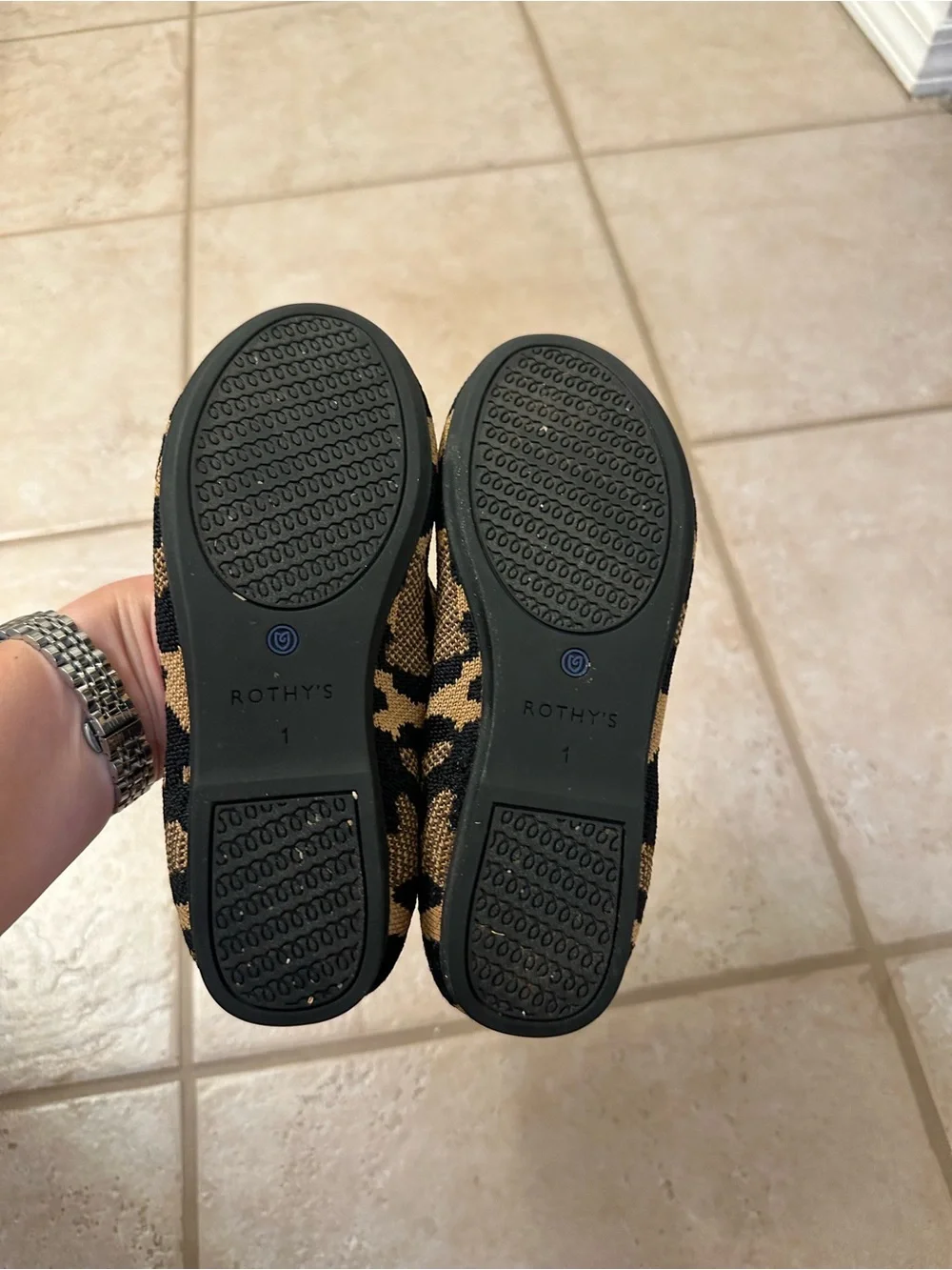 Like new Rothy’s The Kids Mary Jane - Amber Cat. Size 1